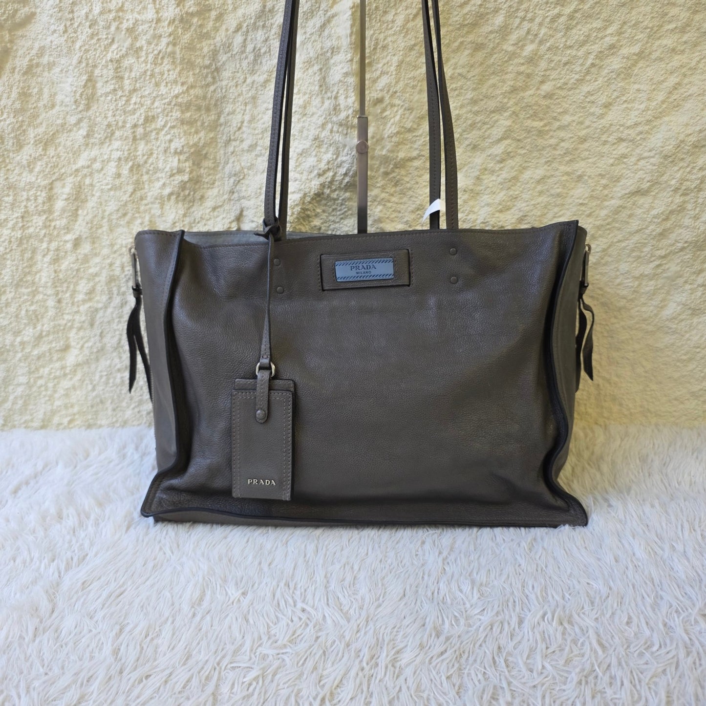 Prada Etiquette Leather Tote Bag (Pre-Owned)