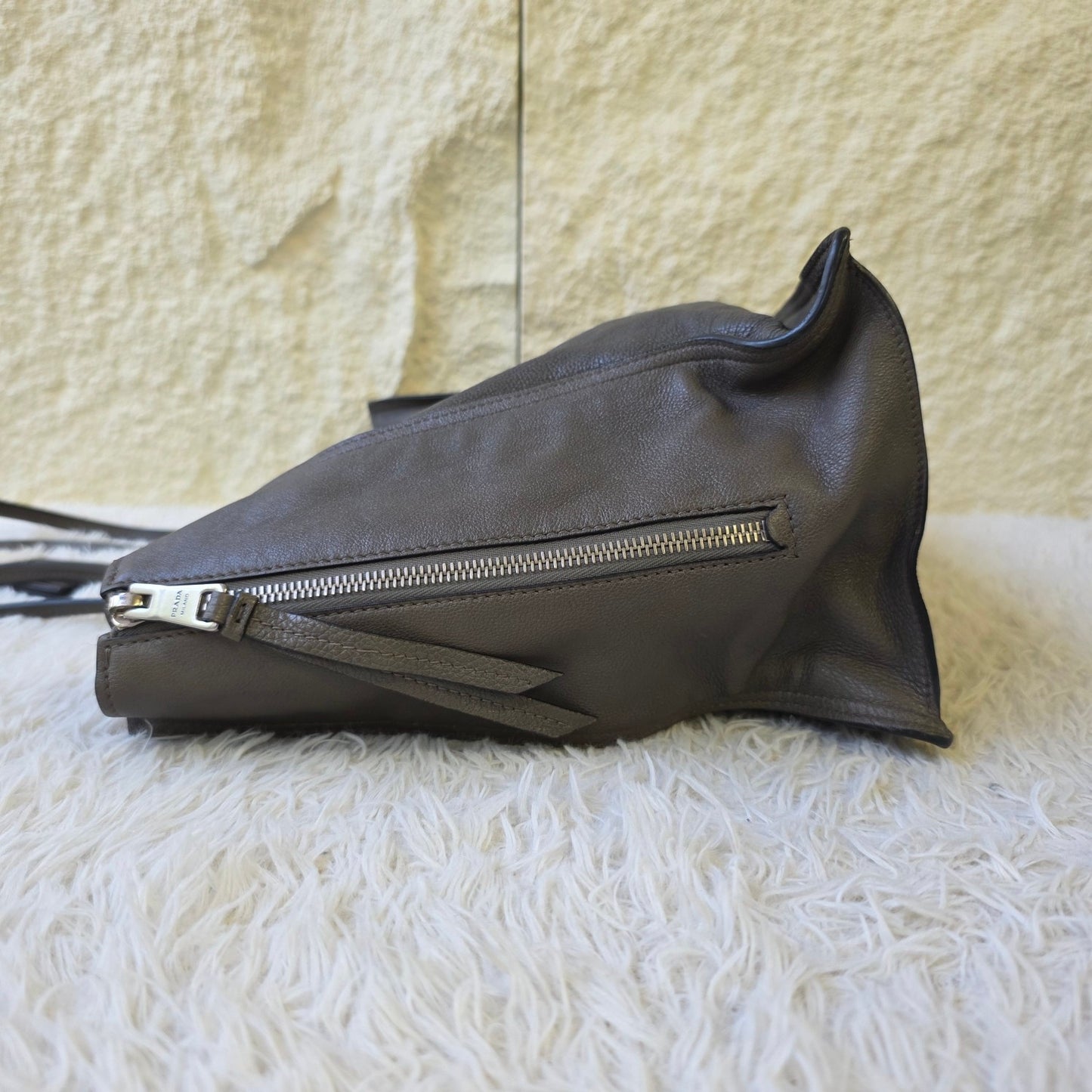 Prada Etiquette Leather Tote Bag (Pre-Owned)