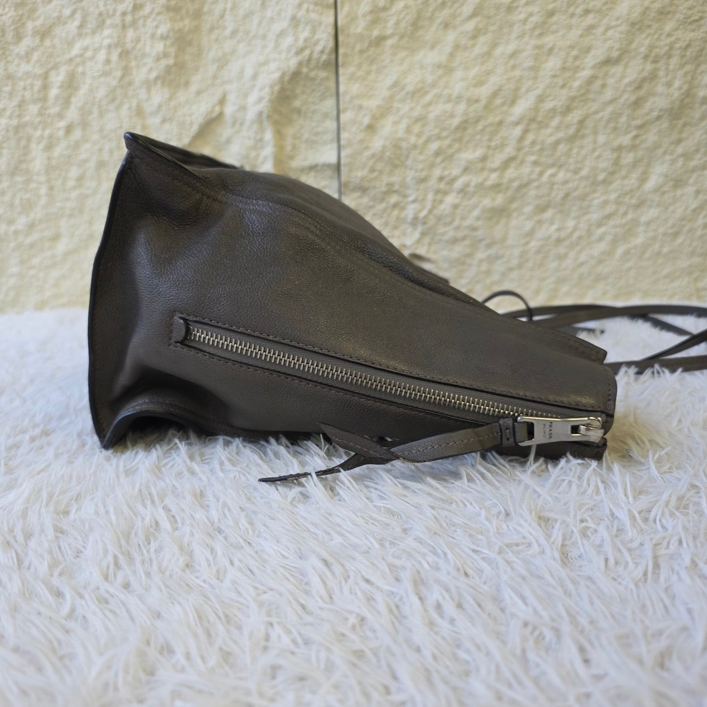 Prada Etiquette Leather Tote Bag (Pre-Owned)