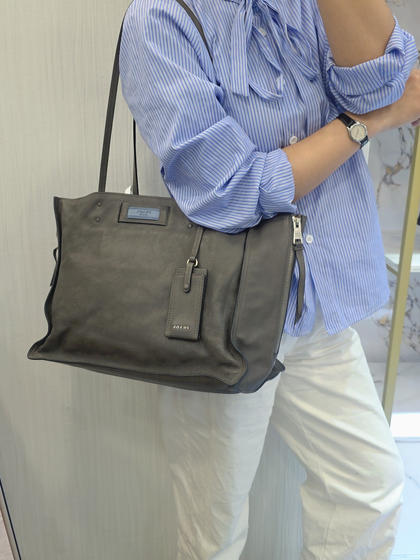 Prada Etiquette Leather Tote Bag (Pre-Owned)