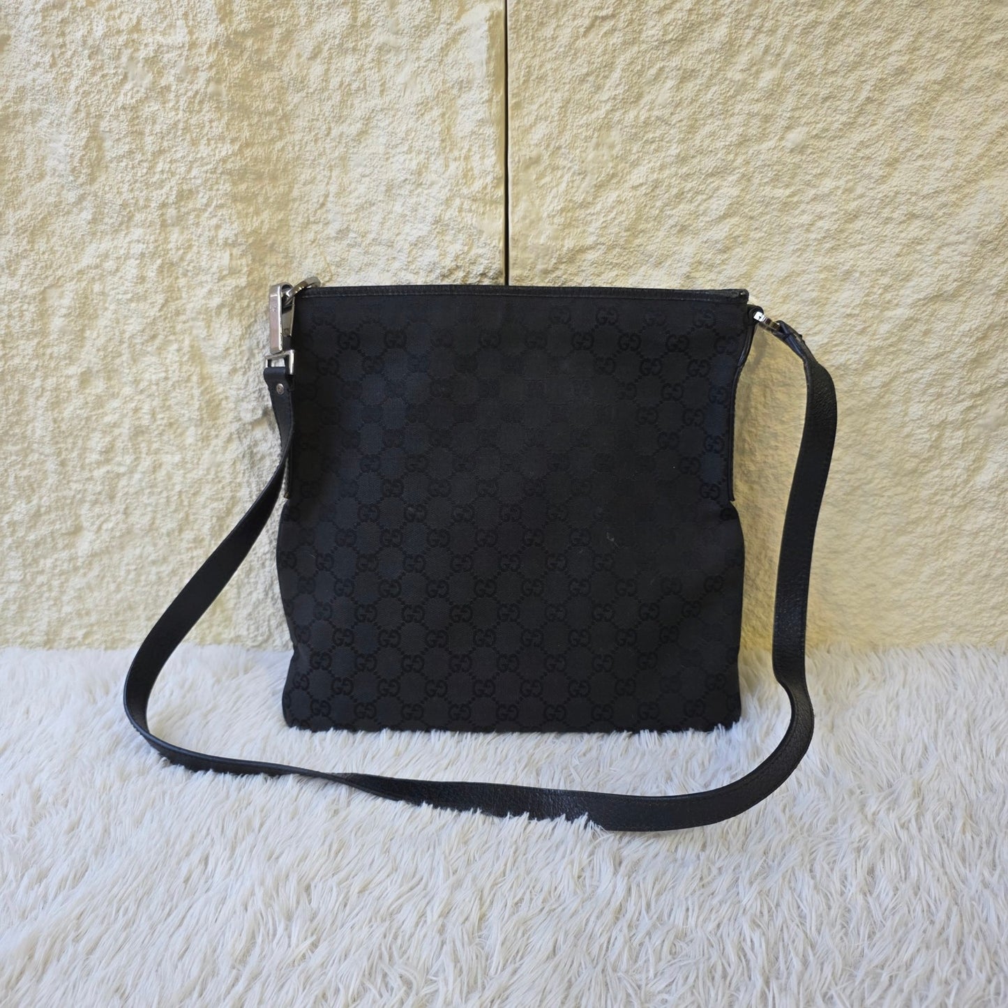Gucci GG Canvas Crossbody Bag (Pre-Owned)