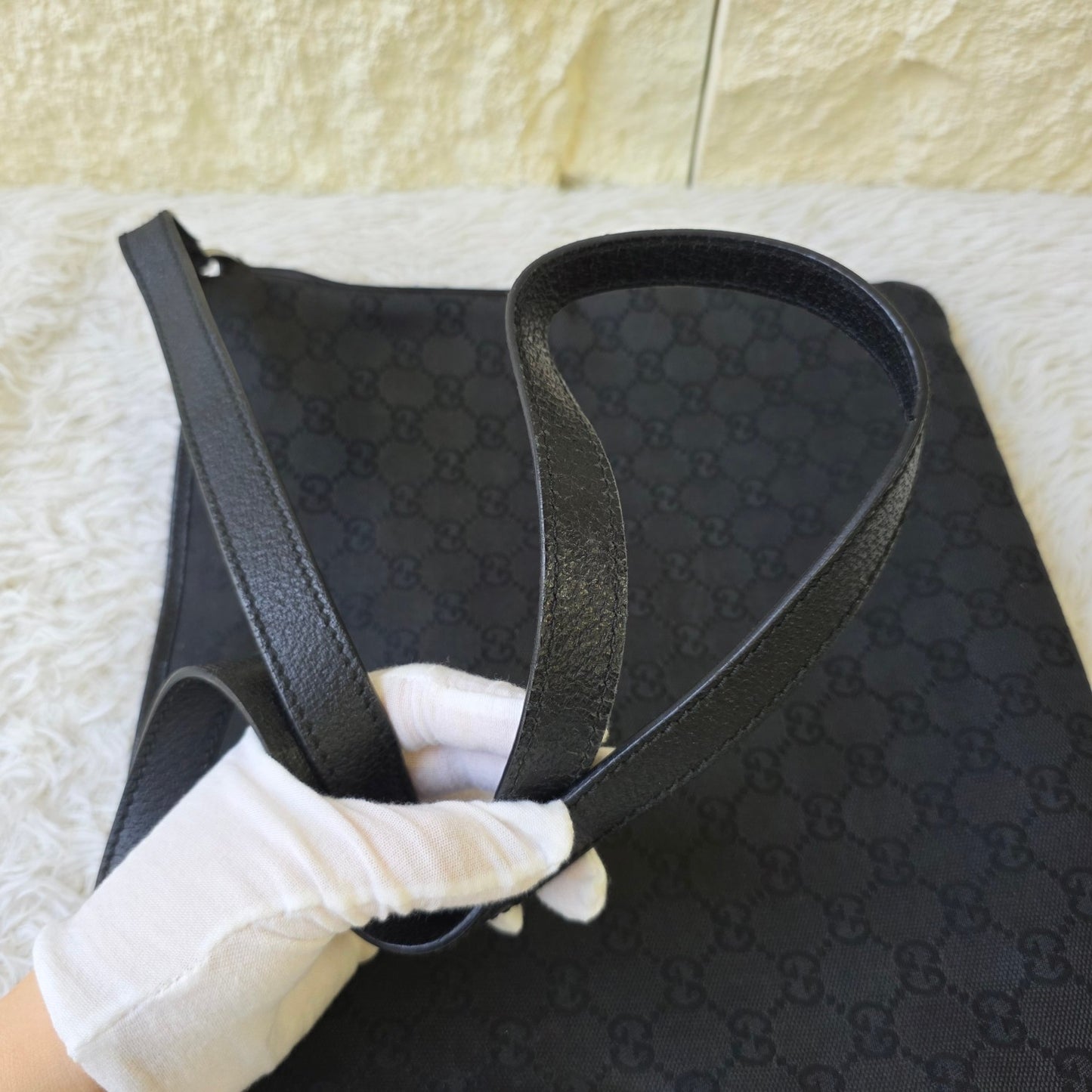 Gucci GG Canvas Crossbody Bag (Pre-Owned)