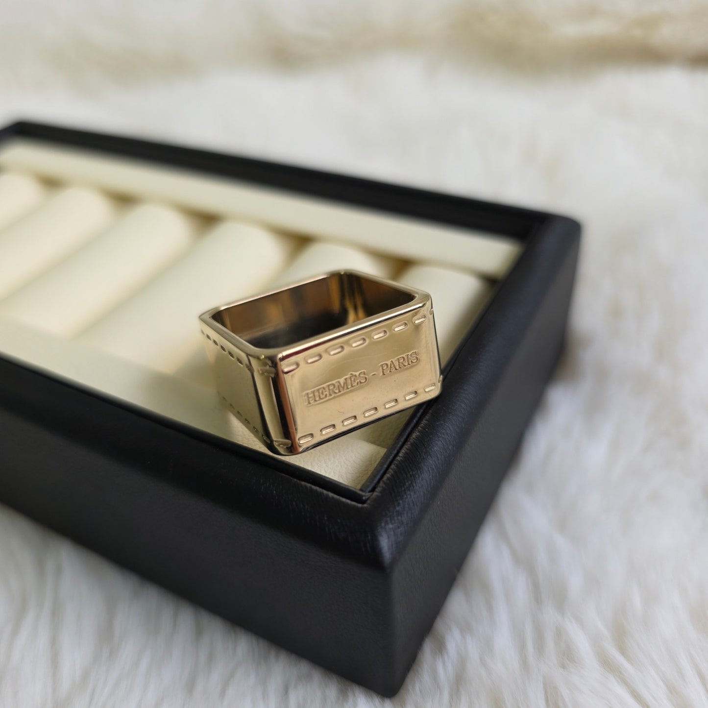 Hermès Horse Carriage Scarf Ring (Pre-Owned)