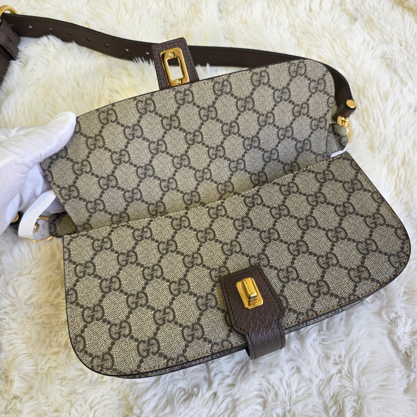 Gucci GG Canvas Shoulder Bag (Pre-Owned)