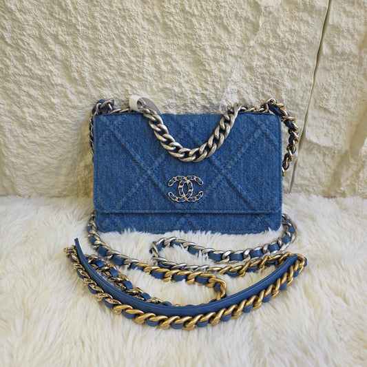Chanel Denim 19 Chain Wallet Bag (Pre-Owned)