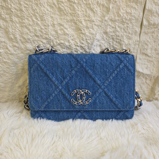 Chanel Denim 19 Chain Wallet Bag (Pre-Owned)
