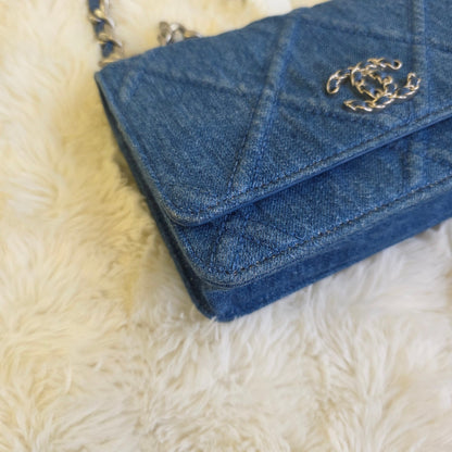Chanel Denim 19 Chain Wallet Bag (Pre-Owned)
