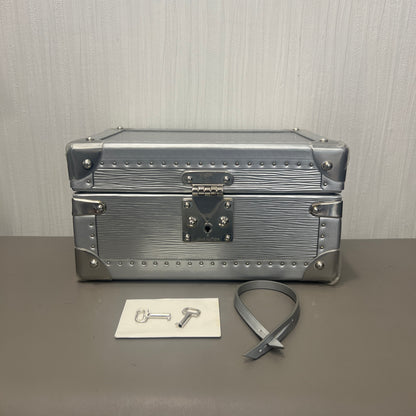 Louis Vuitton Silver Epi Trunk Shoulder Bag (Pre-Owned)