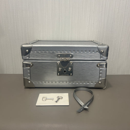 Louis Vuitton Silver Epi Trunk Shoulder Bag (Pre-Owned)