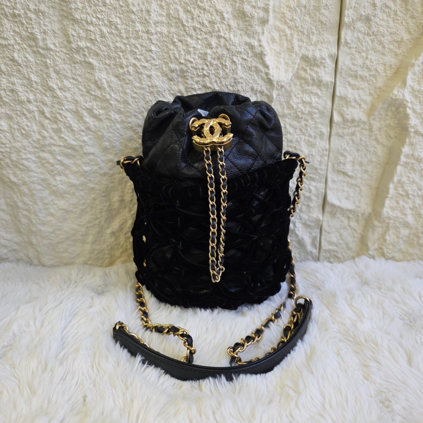 Chanel Quilted Leather Drawstring Bucket Bag (Pre-Owned)