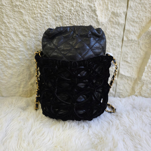 Chanel Quilted Leather Drawstring Bucket Bag (Pre-Owned)