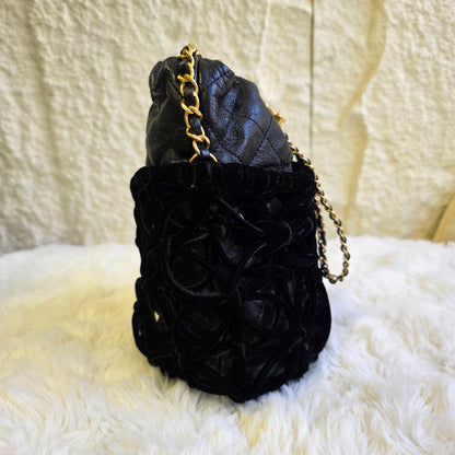 Chanel Quilted Leather Drawstring Bucket Bag (Pre-Owned)