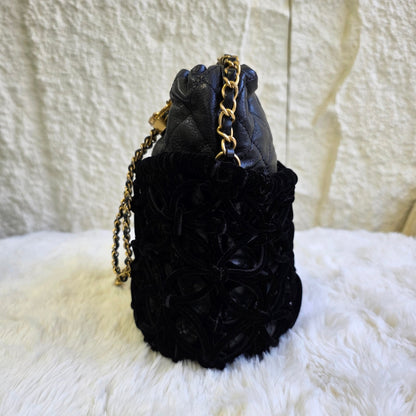 Chanel Quilted Leather Drawstring Bucket Bag (Pre-Owned)