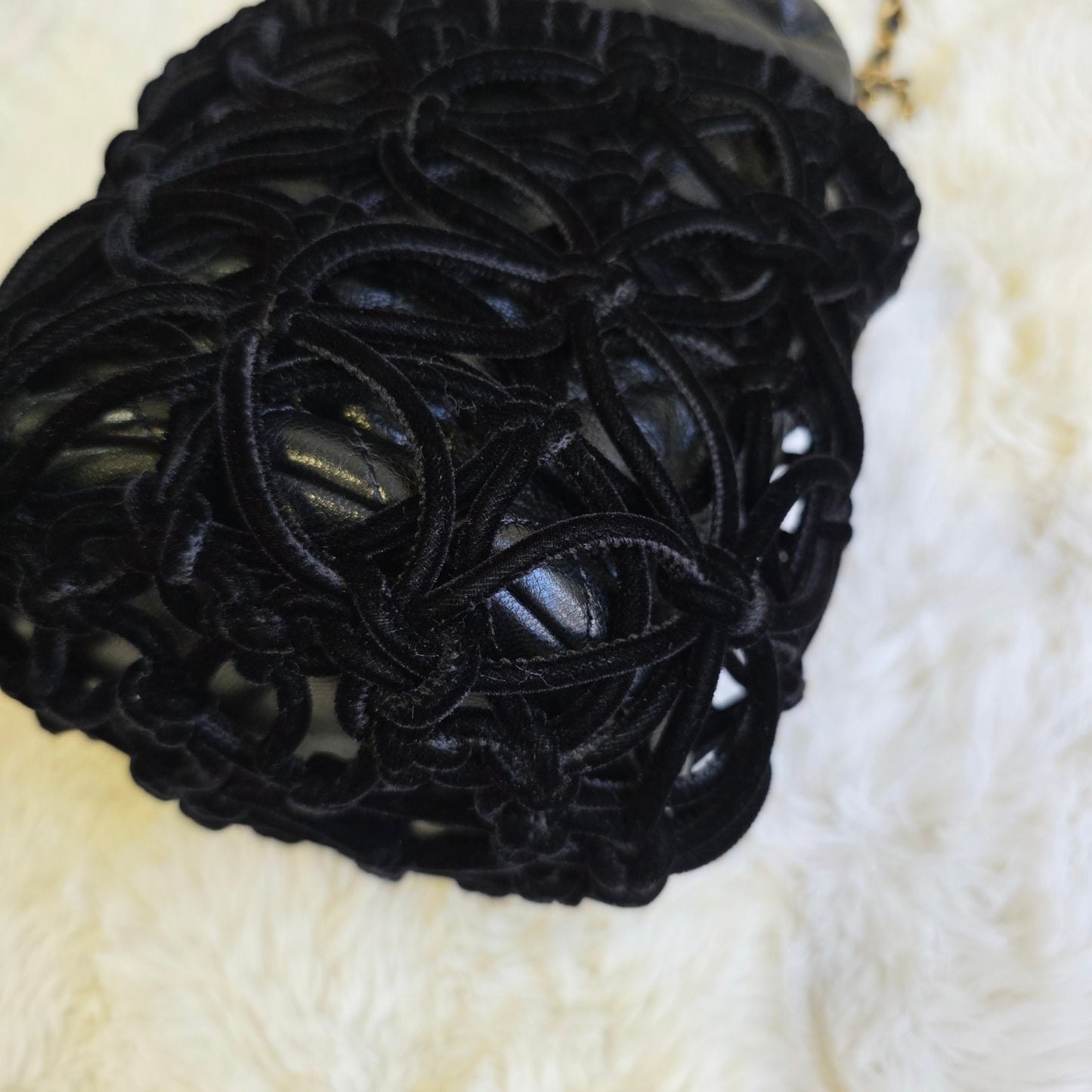 Chanel Quilted Leather Drawstring Bucket Bag (Pre-Owned)