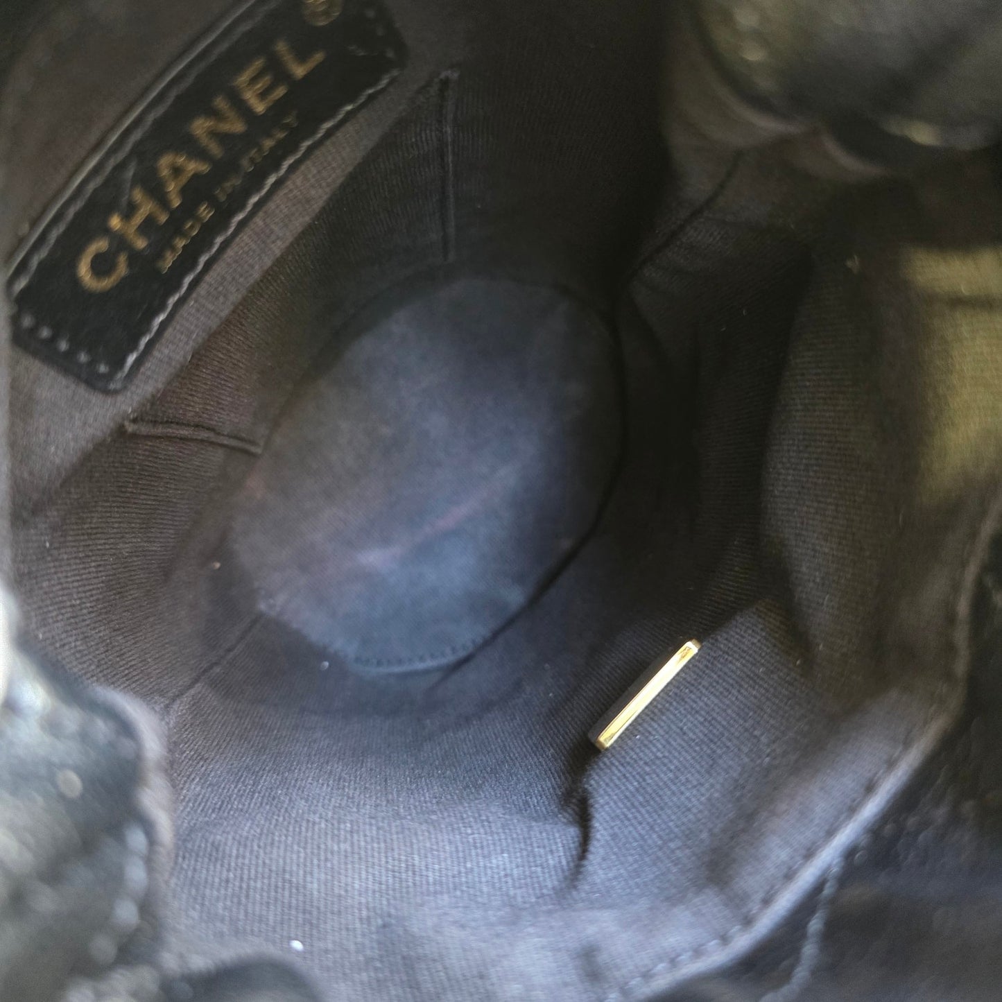 Chanel Quilted Leather Drawstring Bucket Bag (Pre-Owned)