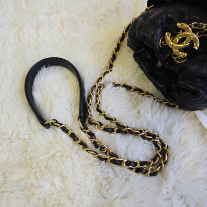 Chanel Quilted Leather Drawstring Bucket Bag (Pre-Owned)