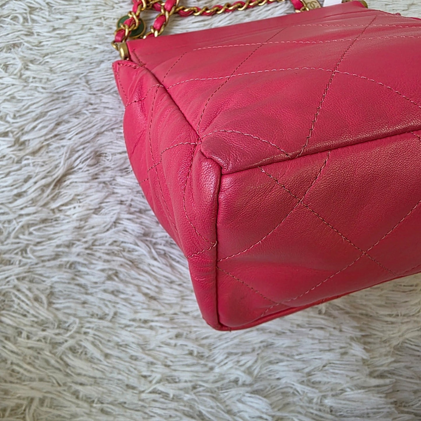 Chanel Quilted Leather Drawstring Bucket Bag (Pre-Owned)