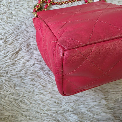 Chanel Quilted Leather Drawstring Bucket Bag (Pre-Owned)