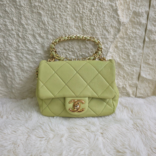 Chanel Quilted Leather Vanity Chain Bag (Pre-Owned)