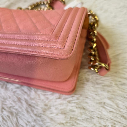 Chanel Boy Quilted Leather Chain Bag (Pre-Owned)
