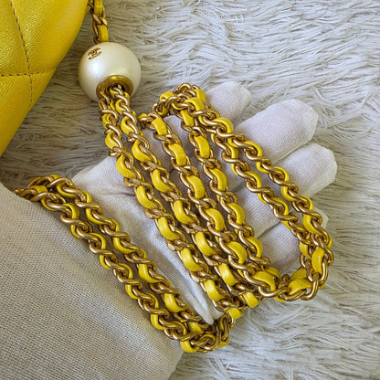 Chanel Quilted Leather Chain Shoulder Bag (Pre-Owned)