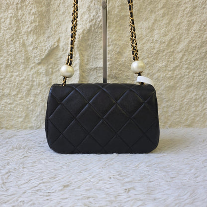 Chanel Quilted Leather Mini Chain Shoulder Bag (Pre-Owned)