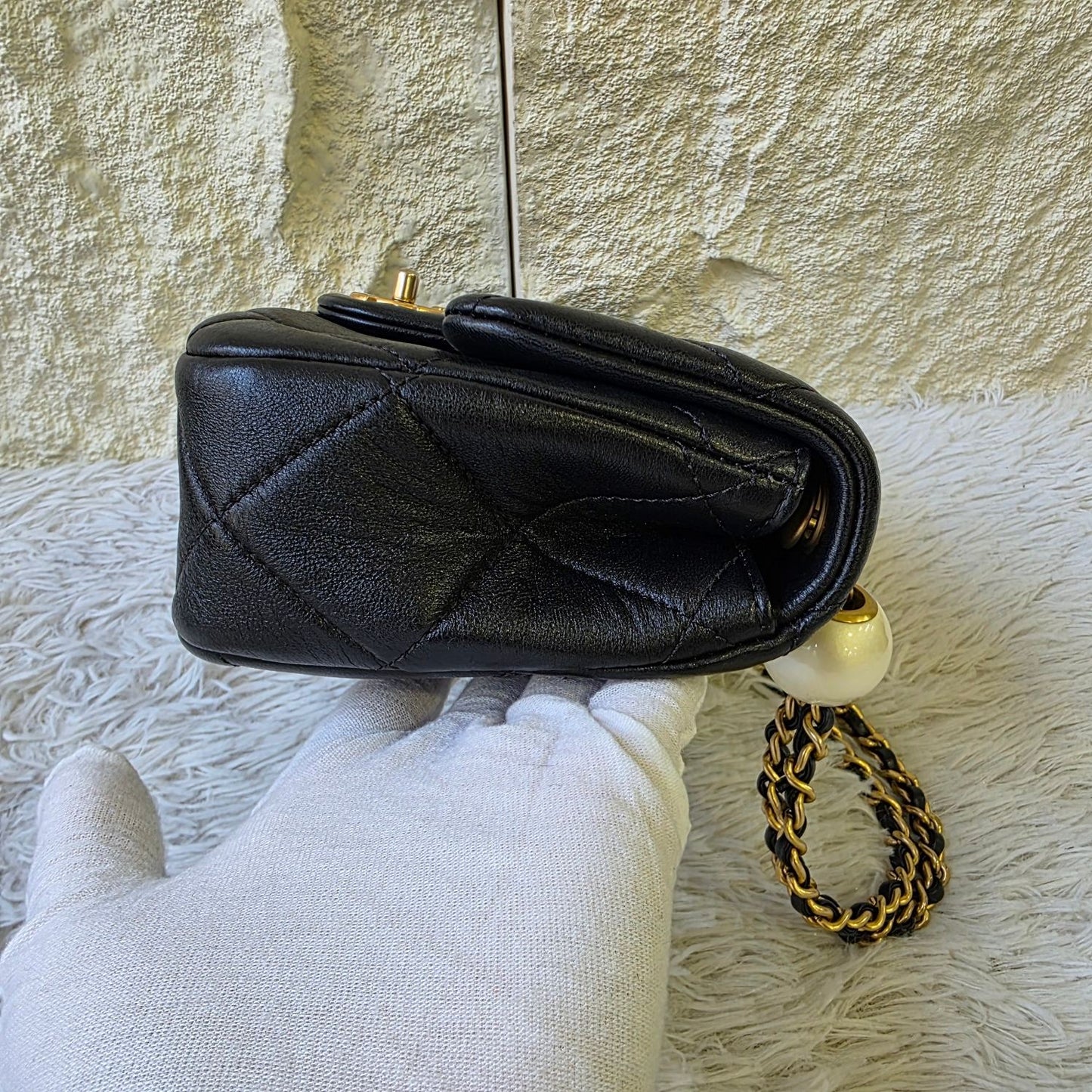 Chanel Quilted Leather Mini Chain Shoulder Bag (Pre-Owned)
