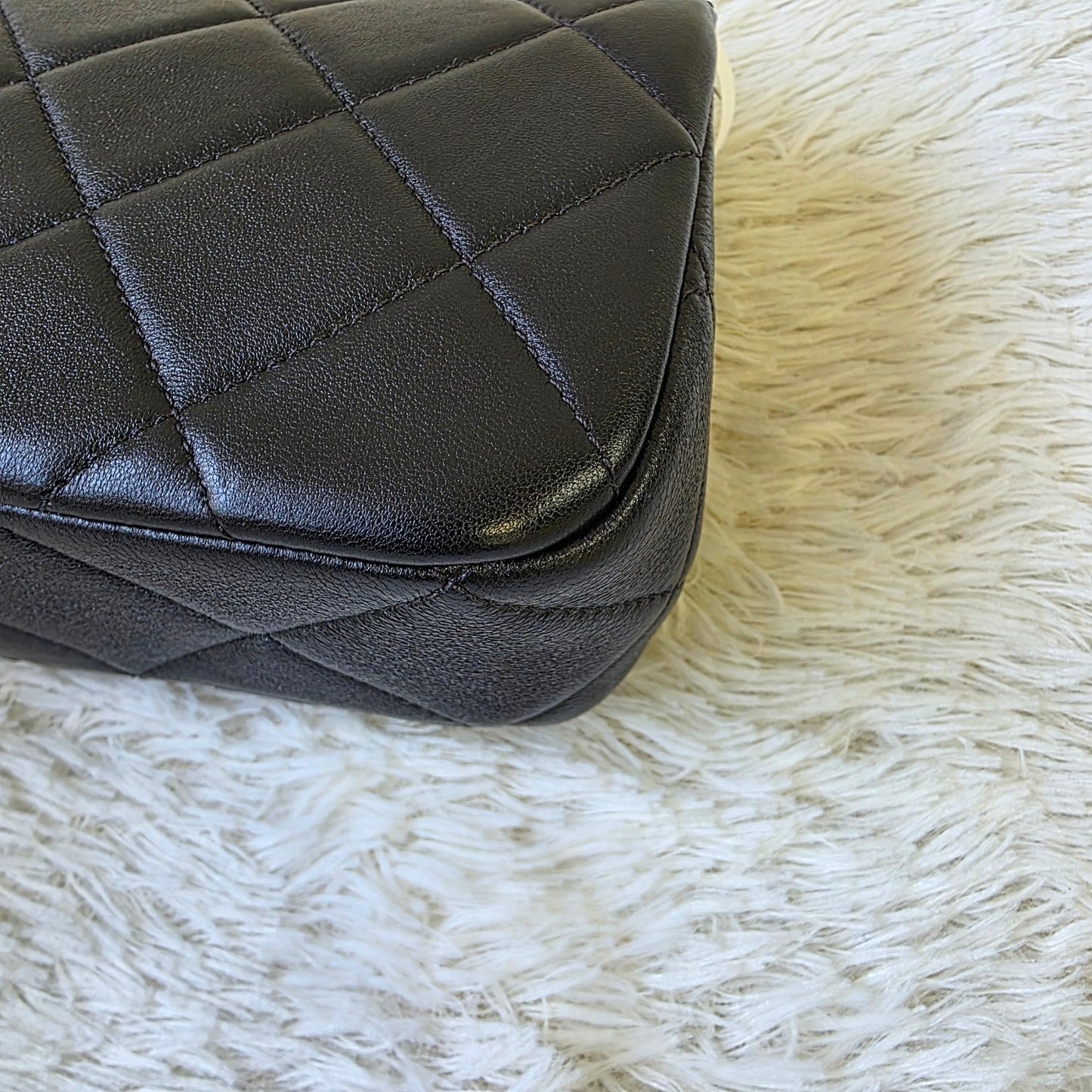 Chanel Quilted Leather Mini Chain Shoulder Bag (Pre-Owned)