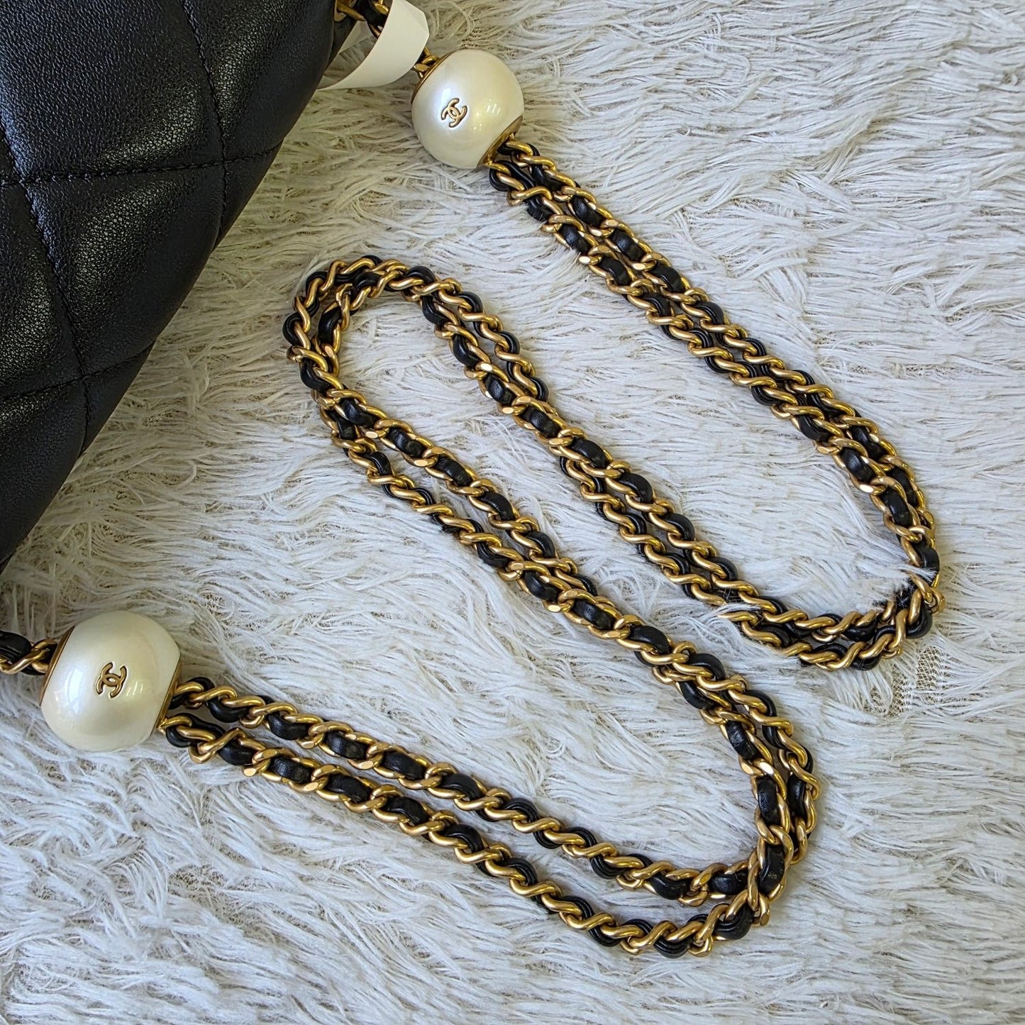 Chanel Quilted Leather Mini Chain Shoulder Bag (Pre-Owned)