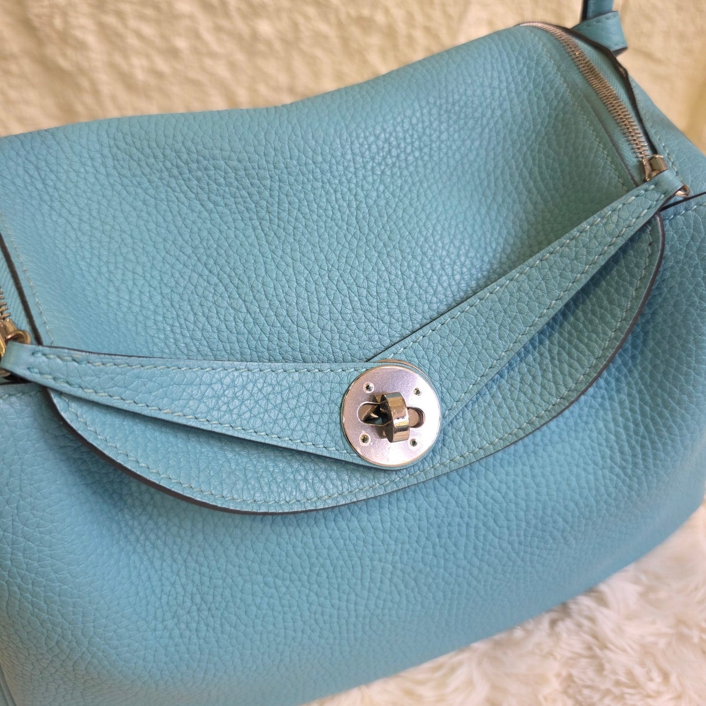 Hermès Lindy Leather Shoulder Bag (Pre-Owned)