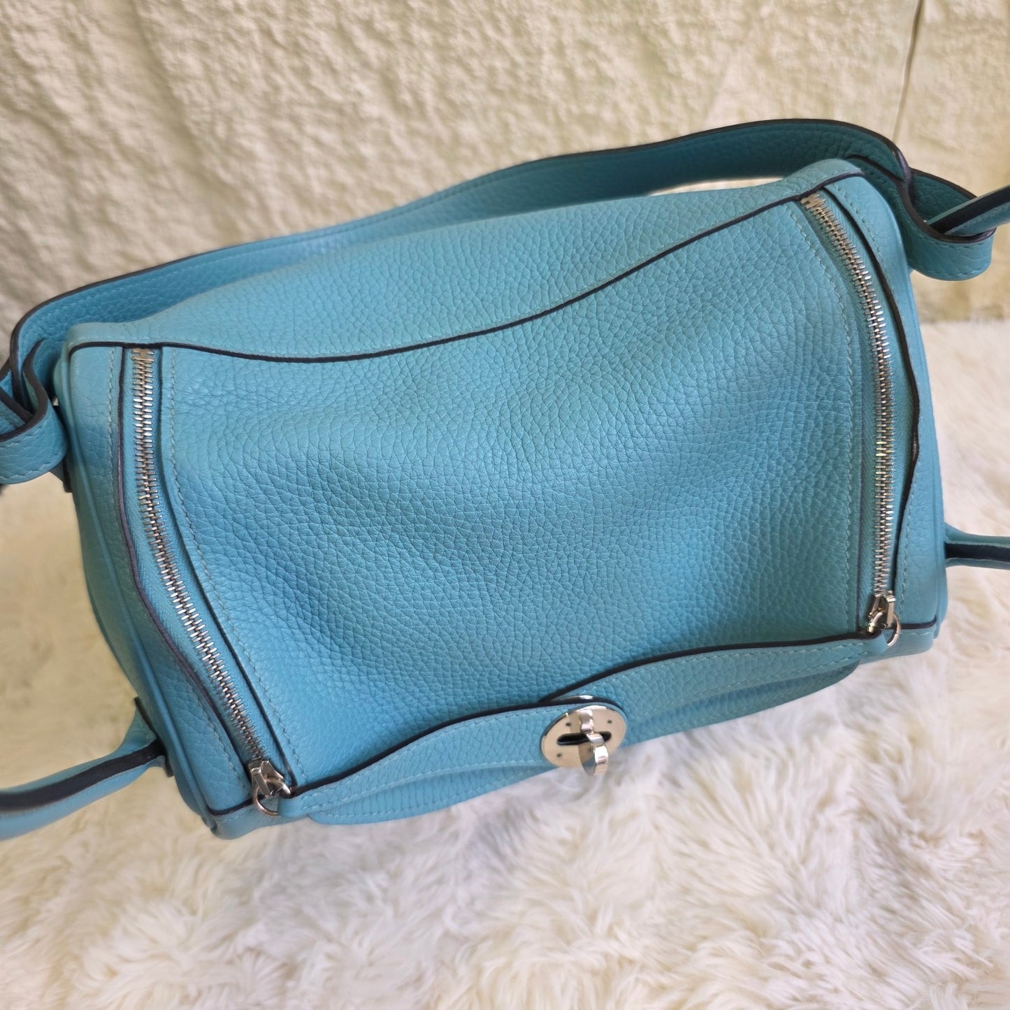 Hermès Lindy Leather Shoulder Bag (Pre-Owned)