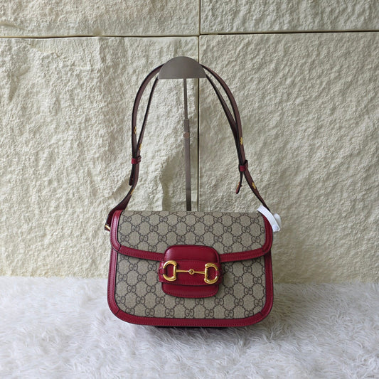 1 Gucci Horsebit Shoulder Bag (Pre-Owned)