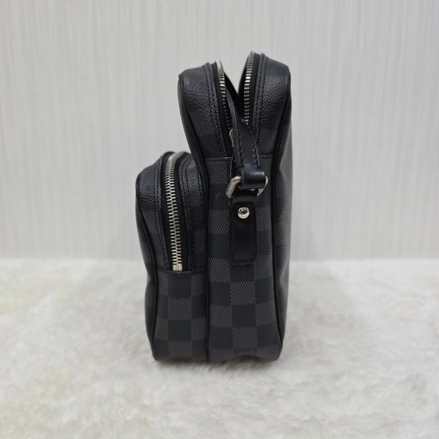 路易威登 Damier Graphite Rem N41446 单肩包 灰色 黑色 银色五金 斜挎包/手拿包 [二手] 