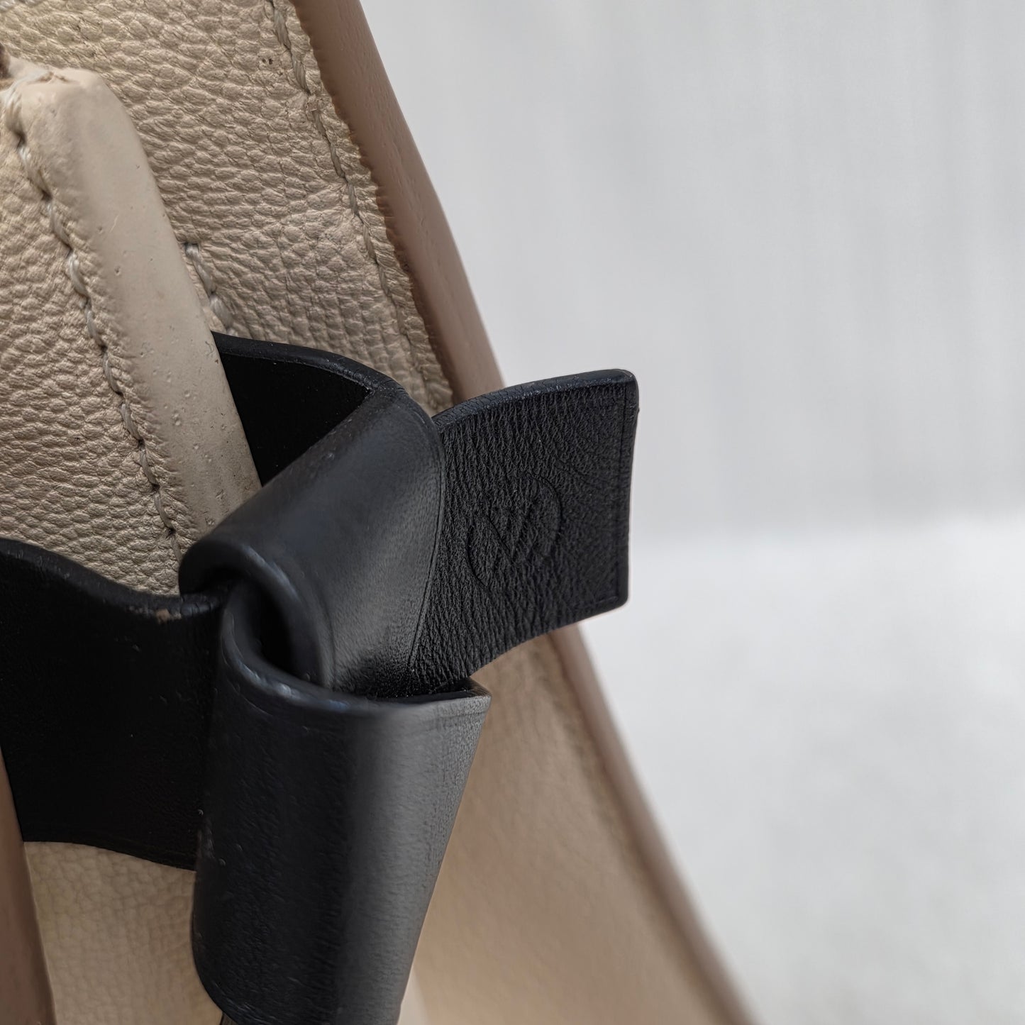 LOUIS VUITTON Vérité Tote MM [Pre-Owned]