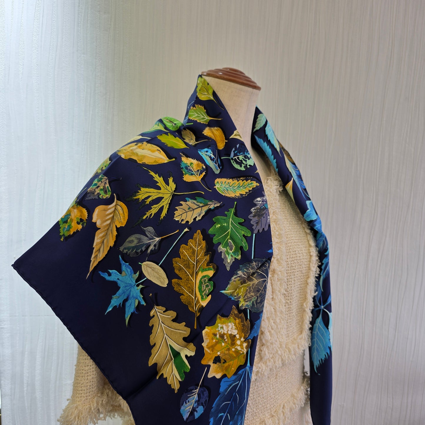 Hermès 90 Scarf "Tourbilion" [Pre-Owned]