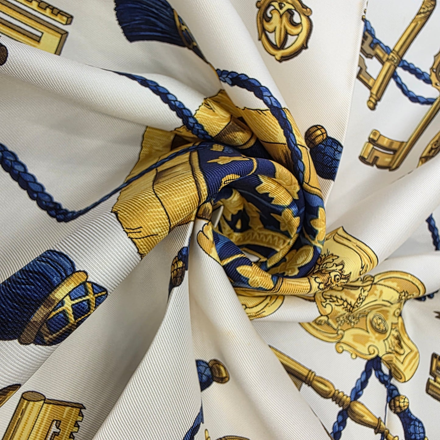 Hermès 90 Scarf "Les Clefs" [Pre-Owned]