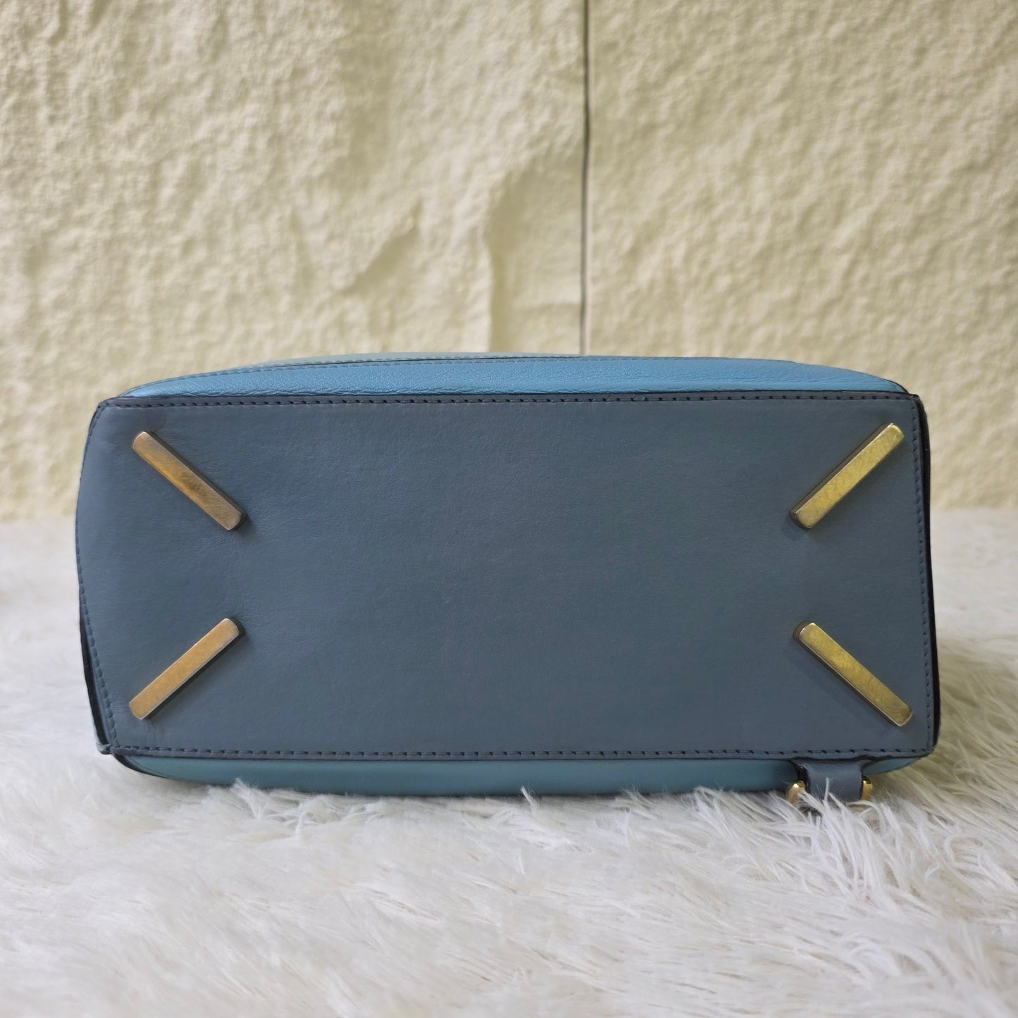 LOEWE Shoulder Bag (Pre-owned)