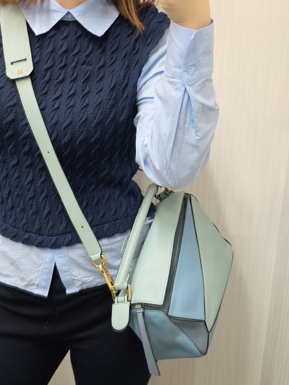 LOEWE Shoulder Bag (Pre-owned)