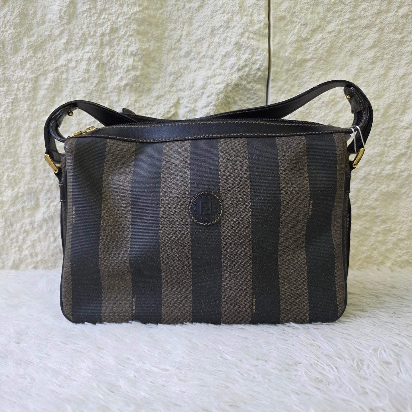 FENDI One Shoulder Bag (Pre-owned)