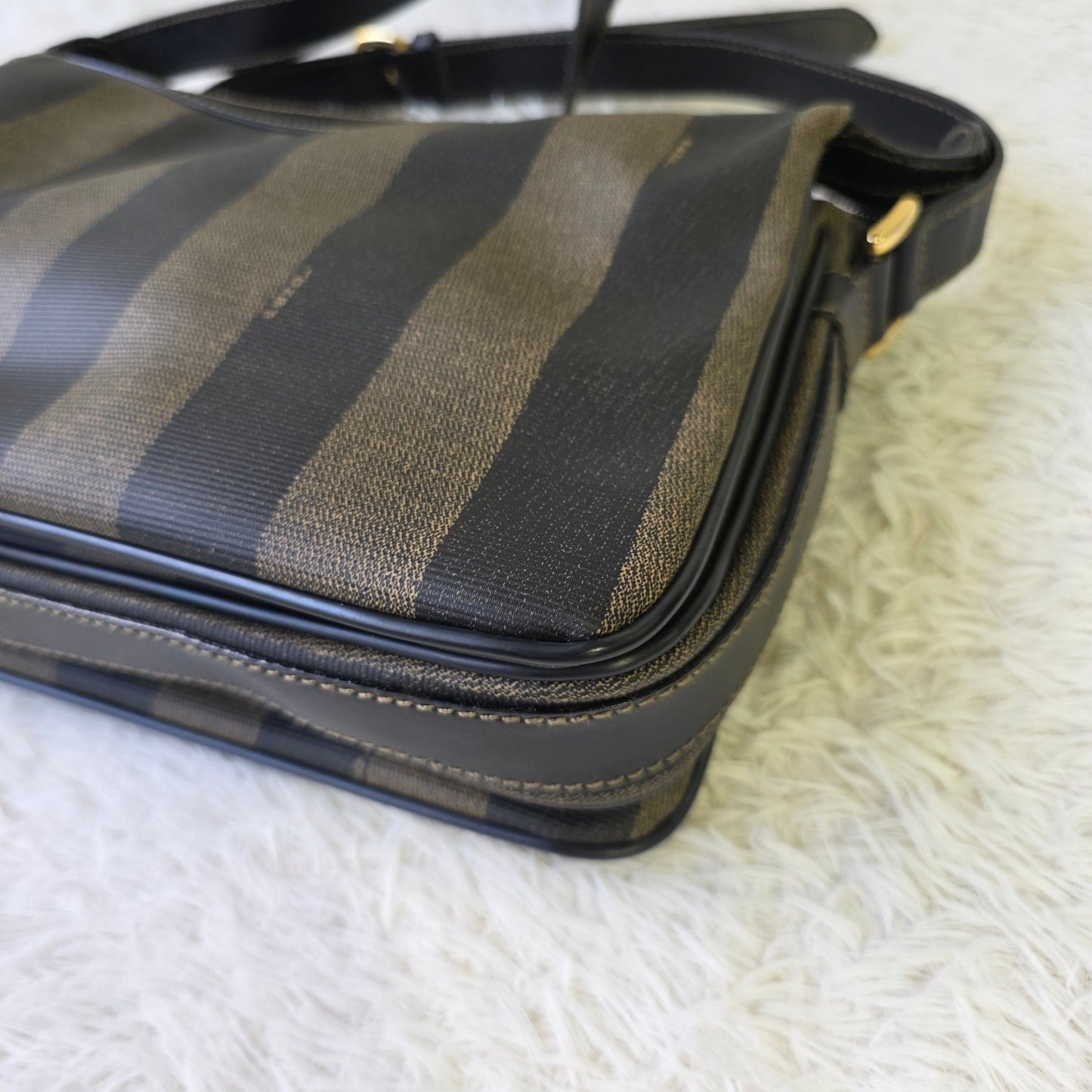 FENDI One Shoulder Bag (Pre-owned)