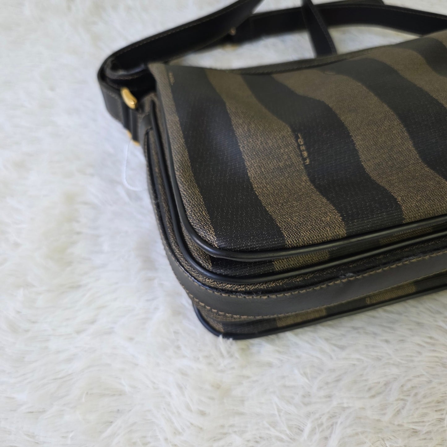 FENDI One Shoulder Bag (Pre-owned)