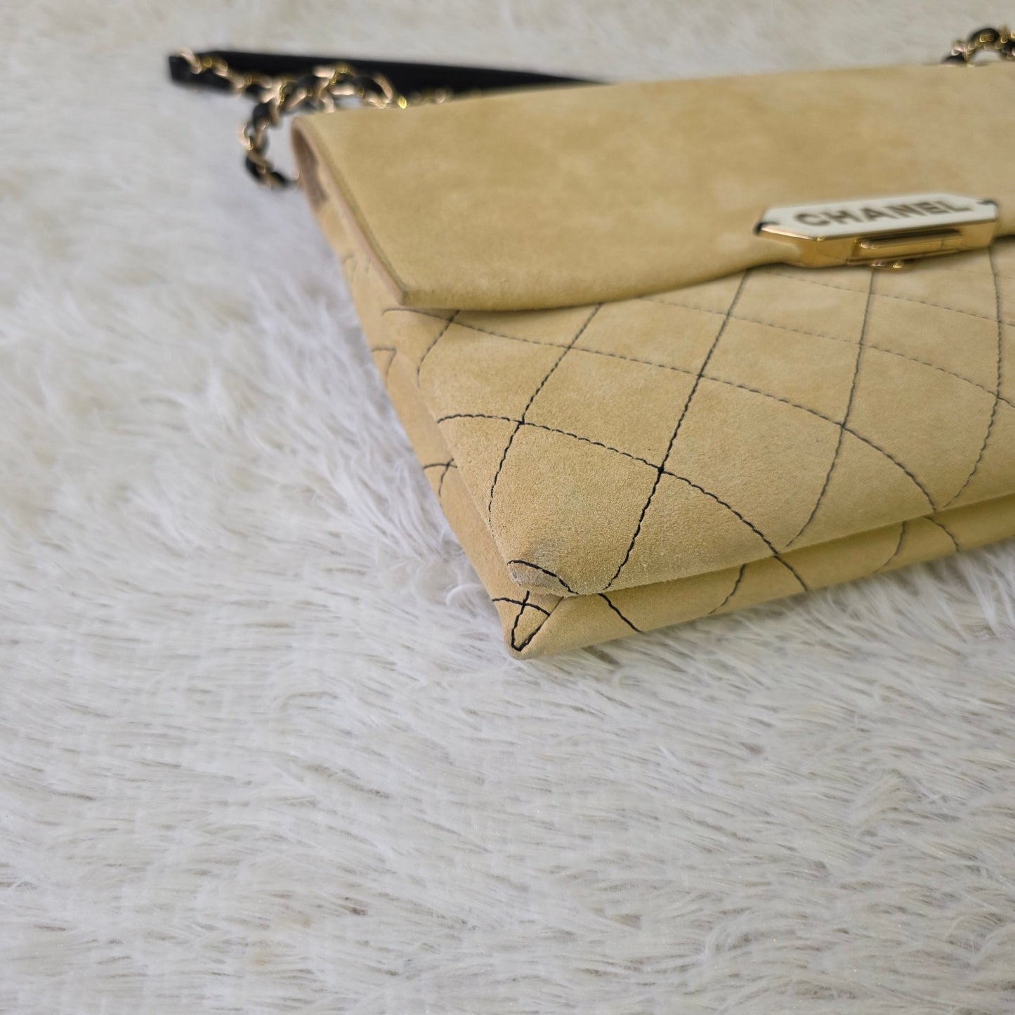 CHANEL Chained Shoulder Bag (Pre-owned)