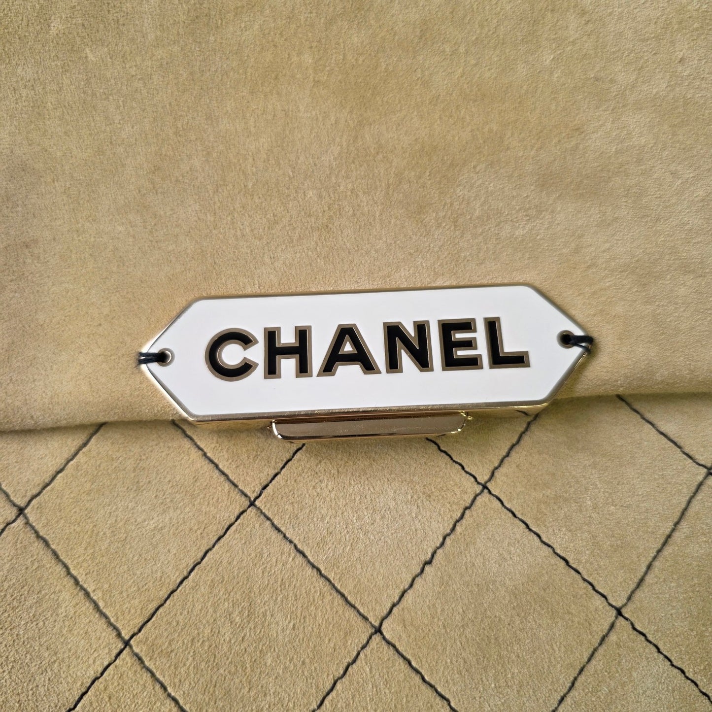 CHANEL Chained Shoulder Bag (Pre-owned)