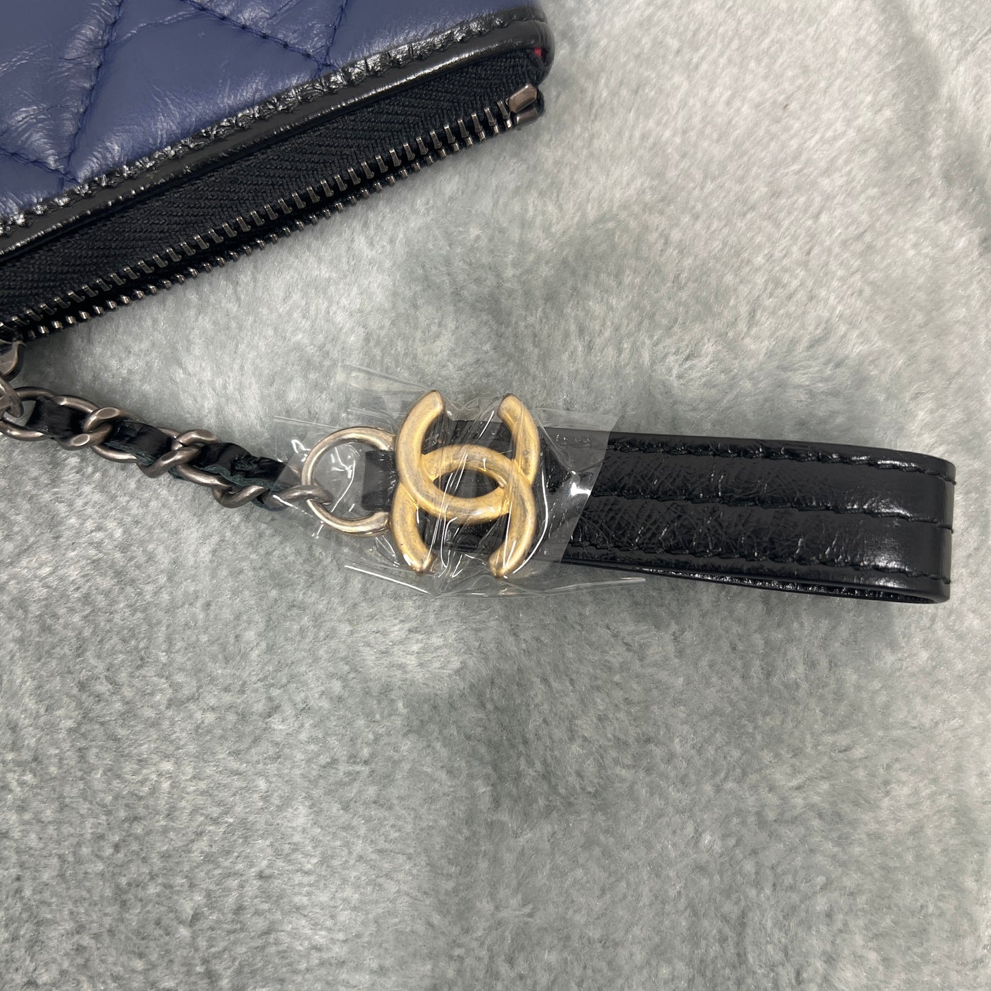CHANEL Lambskin Handbag (Pre-owned)