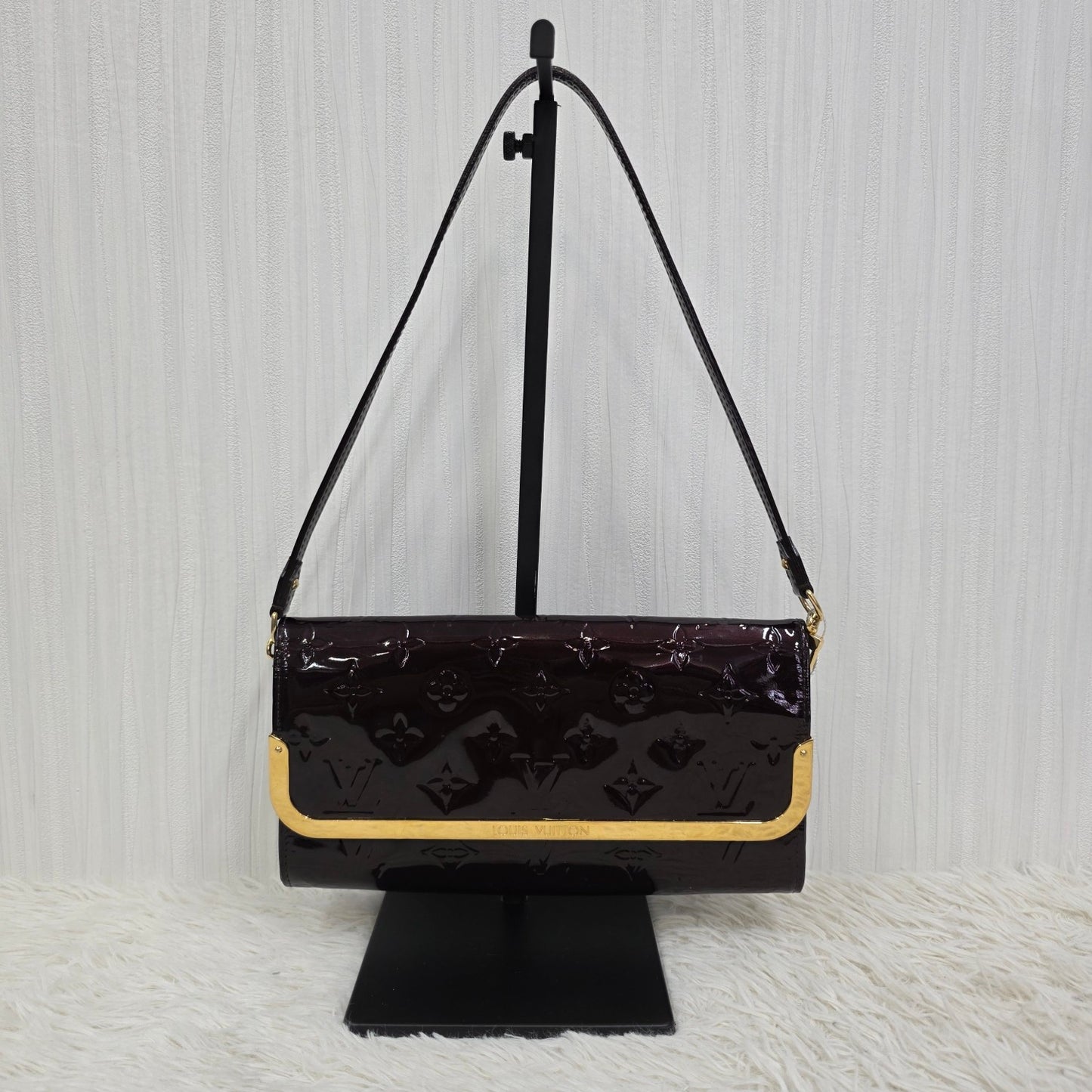 Louis Vuitton Patent Shoulder Bag (Pre-owned)