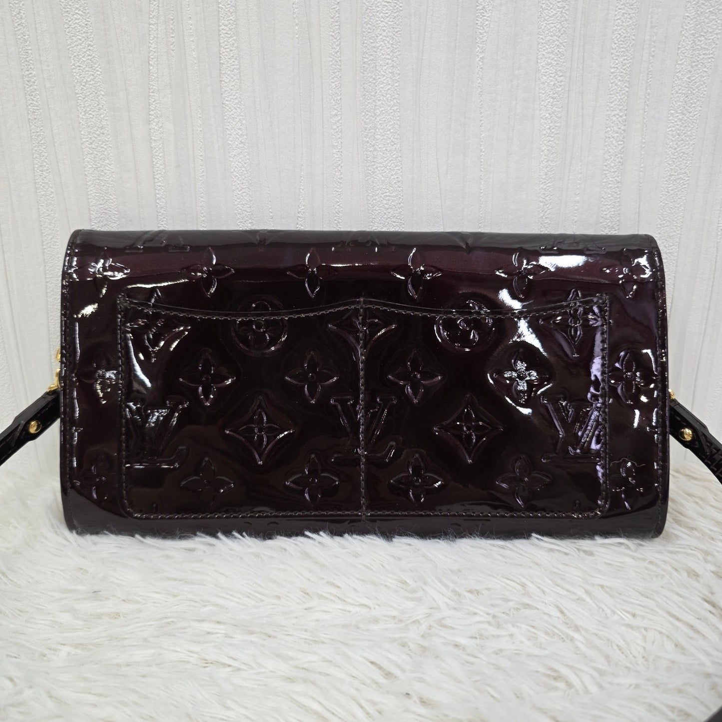 Louis Vuitton Patent Shoulder Bag (Pre-owned)