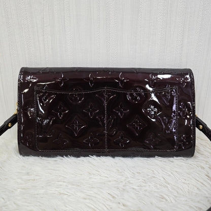 Louis Vuitton Patent Shoulder Bag (Pre-owned)