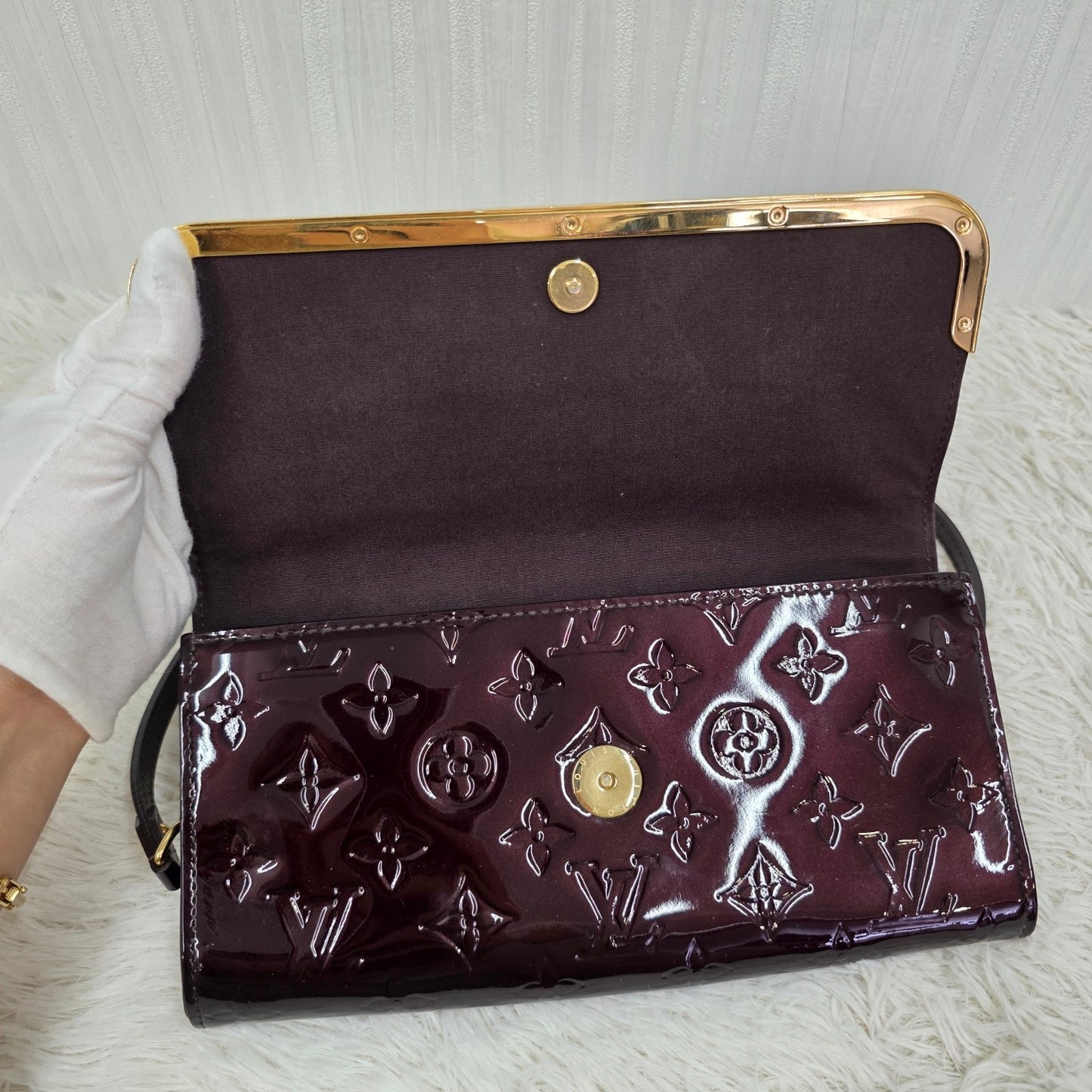 Louis Vuitton Patent Shoulder Bag (Pre-owned)