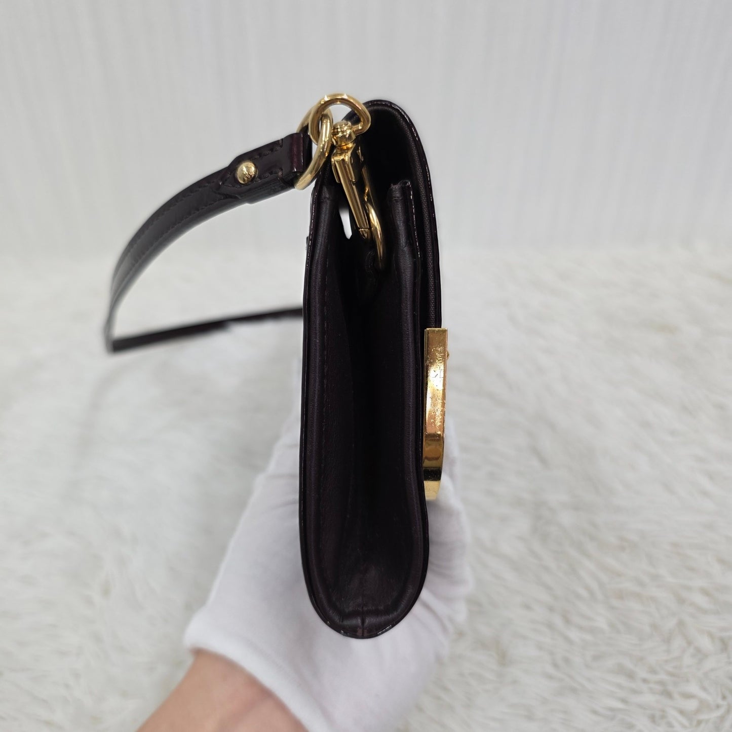 Louis Vuitton Patent Shoulder Bag (Pre-owned)