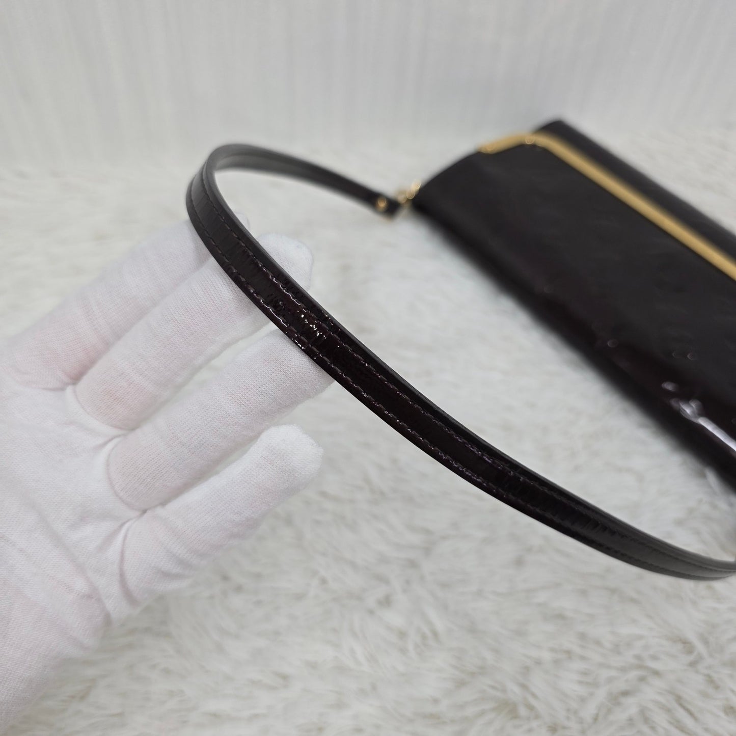 Louis Vuitton Patent Shoulder Bag (Pre-owned)